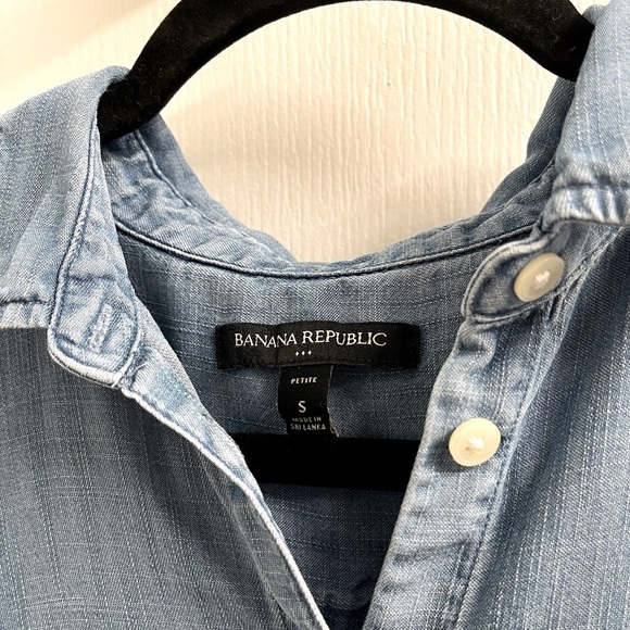 {NOT FOR SALE} Banana Republic Untucked Chambray Tencel Shirt SP - Picture 6 of 10